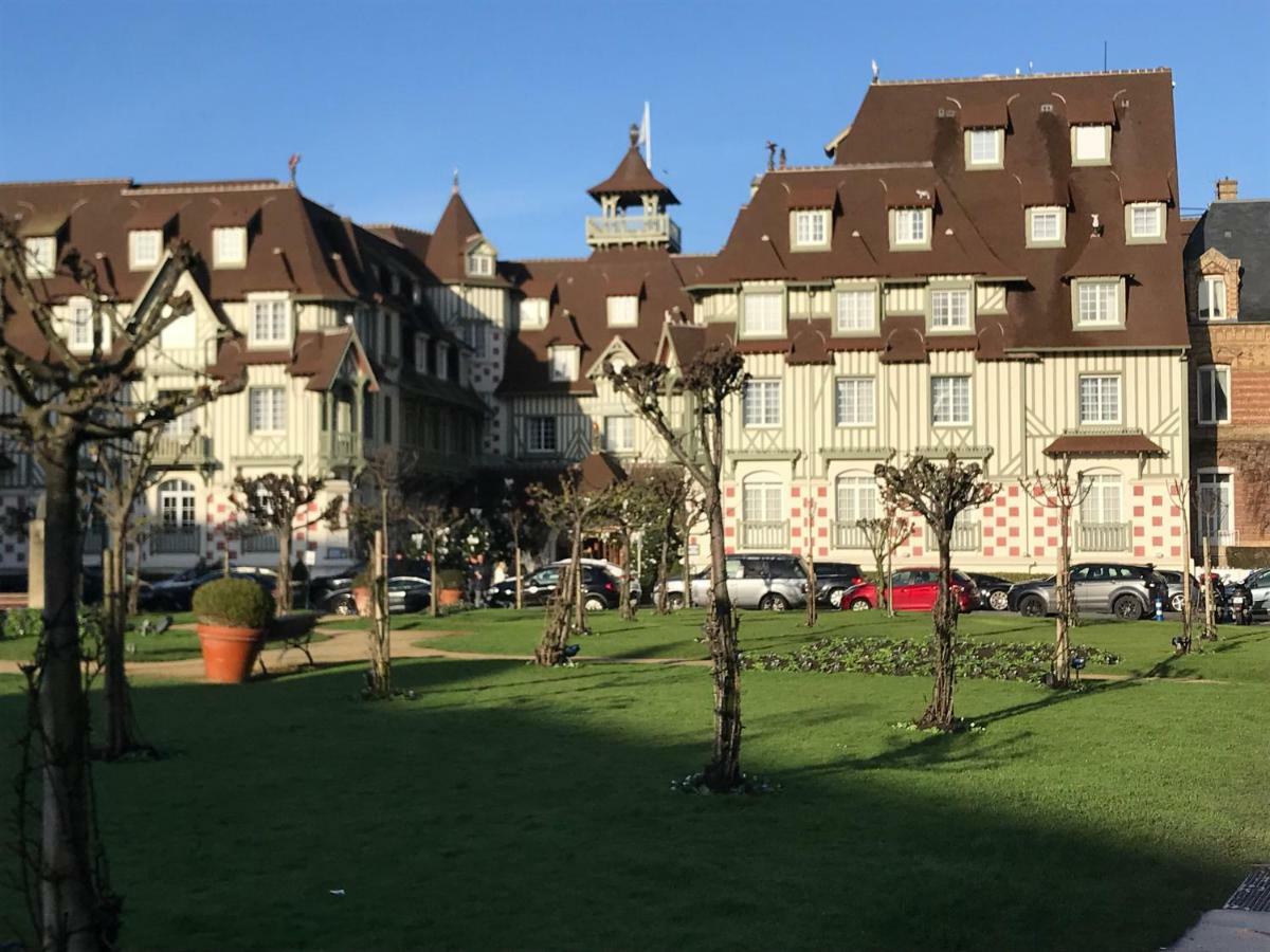 Le Royal Leilighet Deauville Eksteriør bilde